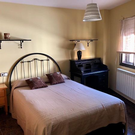 Villa Casa En El Corazon De Gredos, Amplia Y Agradable. Navacepeda de Tormes Esterno foto